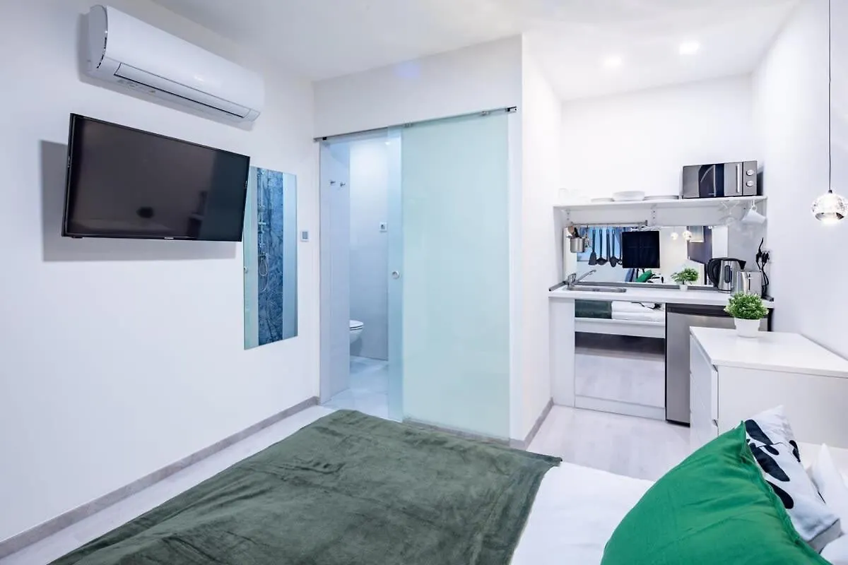 Central - New - Quiet Sleep Apartment Budapest