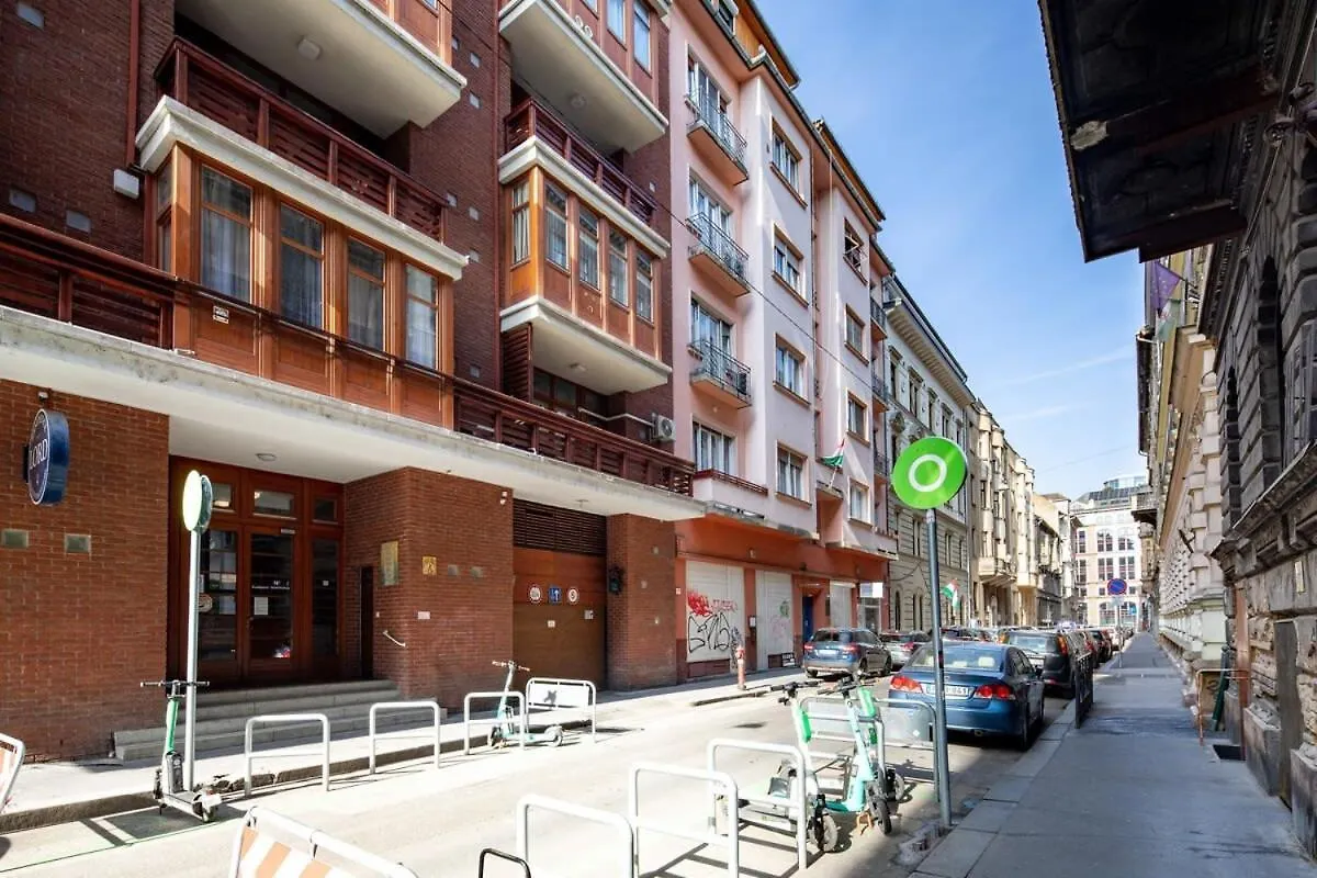 Central - New - Quiet Sleep Apartment Budapest